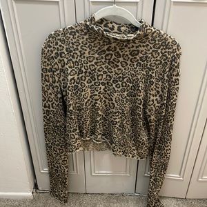 EVERYTHING MUST GO - UO cheetah crop top, mock neck